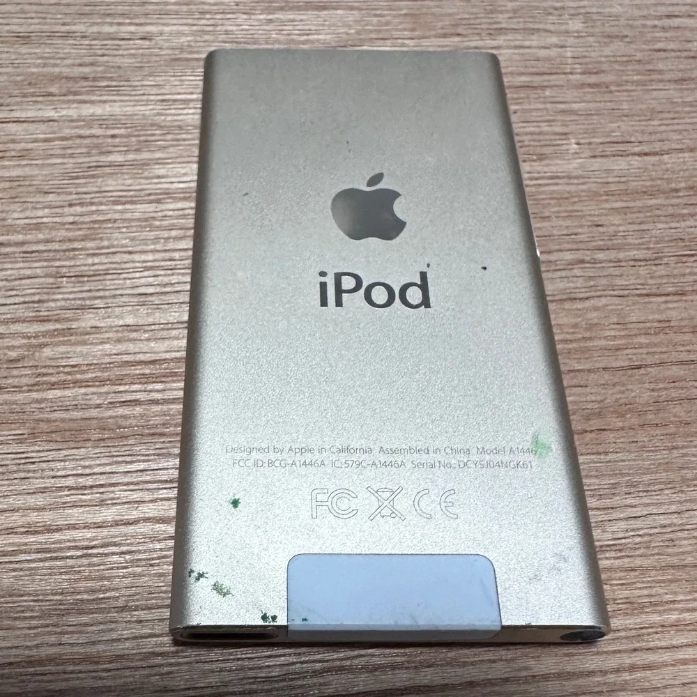 Apple iPod Nano 7th Generation 16GB Gold A1446 Portable MP3 Player